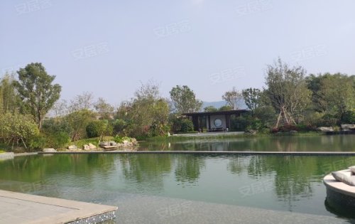 金樾江南营销中心实拍，也是园林的一角哦，山水风格，欢迎随时点击咨询。(图5)